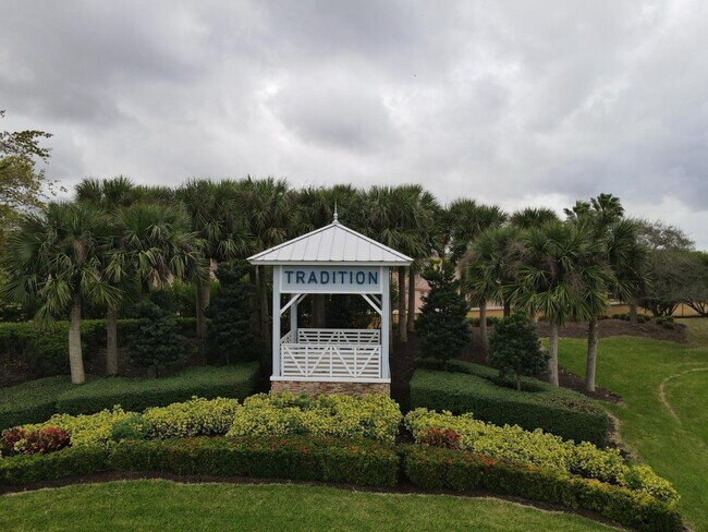 Building Photo - 10440 SW Stephanie Way