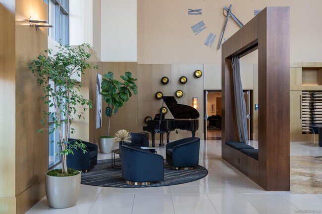 Building Photo - 700 W E St