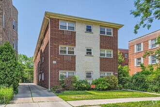 Building Photo - 2067 W Farwell Ave