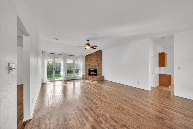 Building Photo - 16531 Tranquil Dr