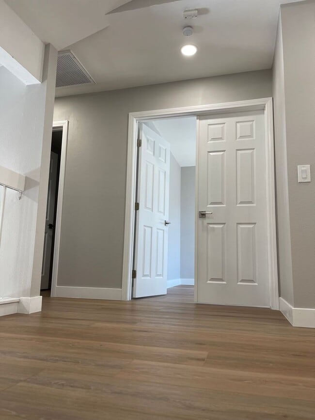 Building Photo - Remodeled Home in Irvine, Includes Attached 2 Car Garage