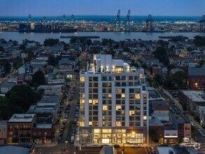 Building Photo - 285 Broadway