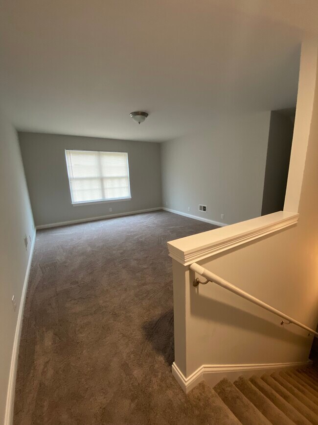 Building Photo - 6645 Woods Mill Dr