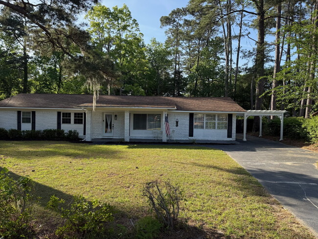 Primary Photo - "Charming 3-Bedroom Haven in Mossy Oaks, O...