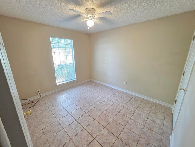 Building Photo - 7436 Woodmont Rd