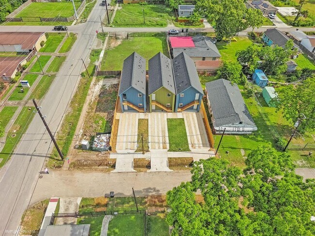 Building Photo - 409 Calloway St