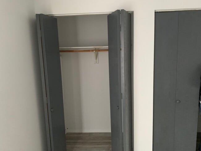 Building Photo - Country Acres