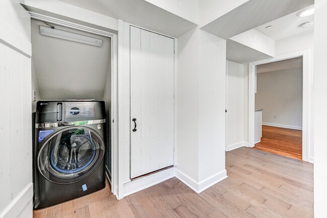 Building Photo - 804 Oella Ave