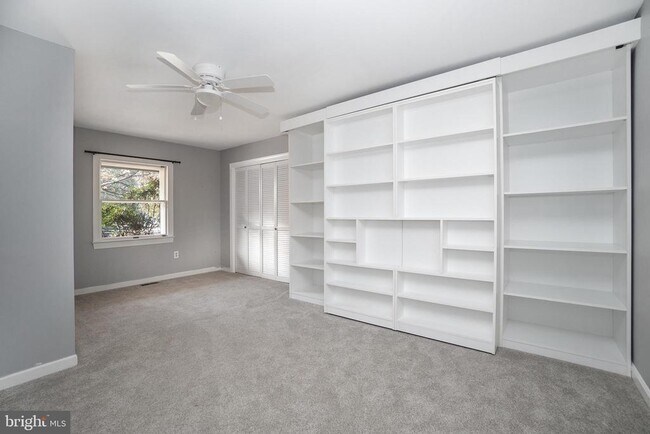 Building Photo - 10623 Schaeffer Ln