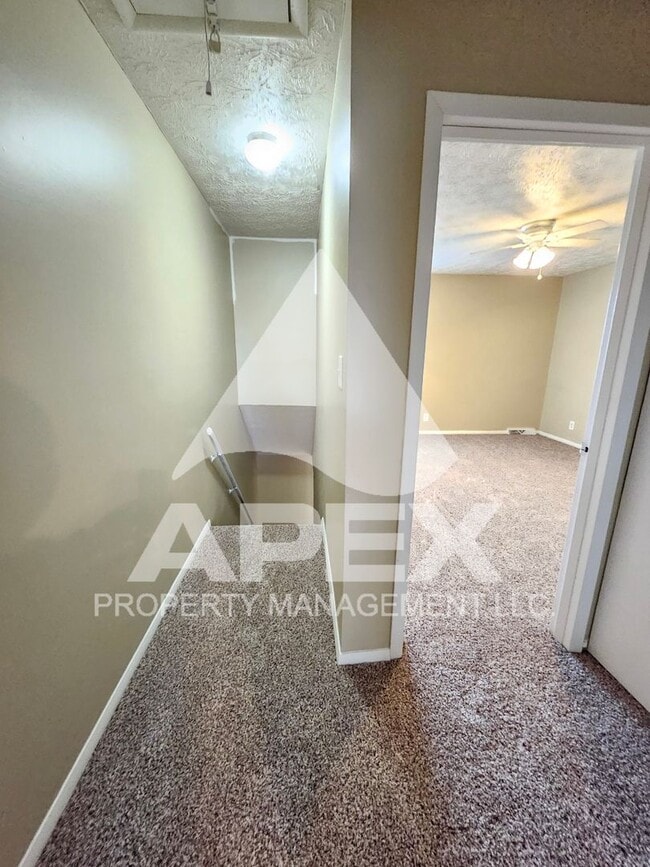 Building Photo - MOVE-IN SPECIAL, $1 RENT!! - Nice 2 Bd | 1.5 Ba Townhouse in West Knox off Cedarbluff!