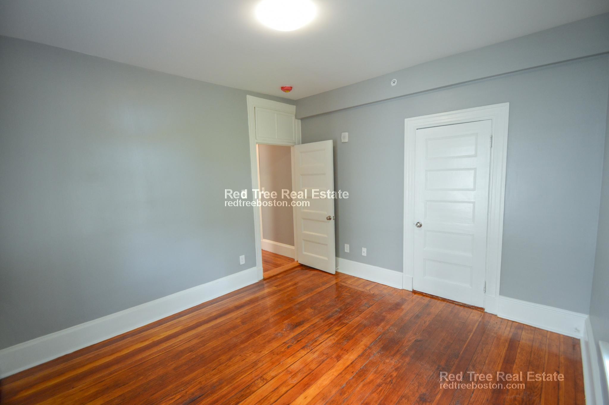 Building Photo - 62 Mapleton St