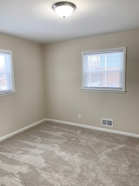 Building Photo - 240 W Laflin Ave