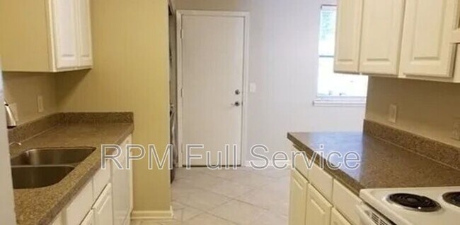 Building Photo - 5000 McMurray Ct