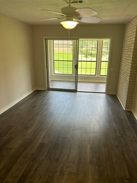 Building Photo - 37 Timber Ridge Dr
