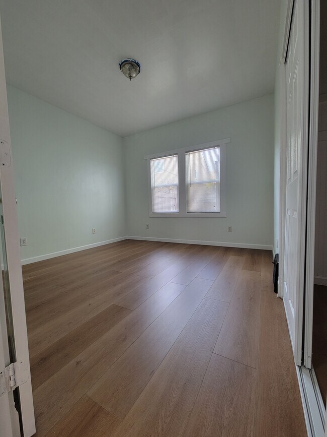 Building Photo - 614 Grand Ave