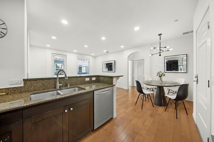 Building Photo - 3957 30th St