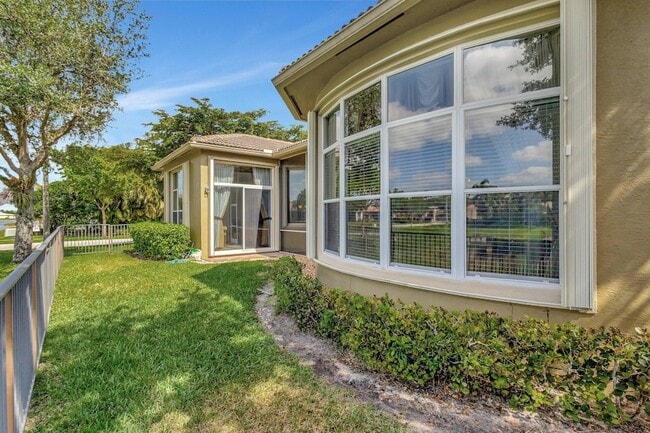Building Photo - 9315 Via Classico W