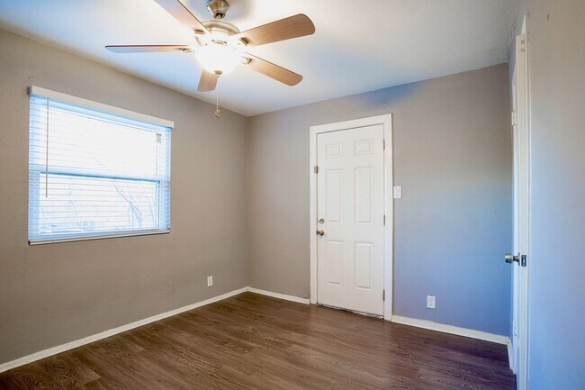 Building Photo - 4431 Whispering Valley Dr