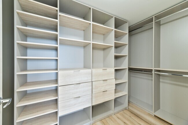 Building Photo - 16385 Biscayne Blvd