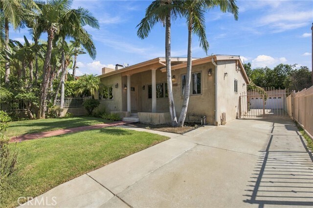 Building Photo - 642 N Crescent Heights Blvd
