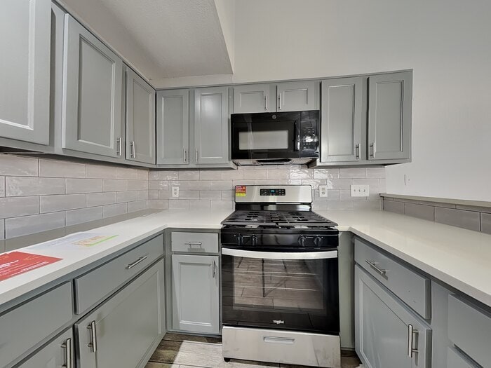 Building Photo - 5711 Wynberry Dr