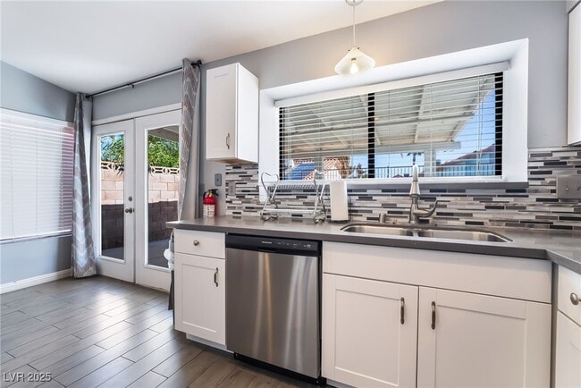 Building Photo - 7076 Gunslinger St