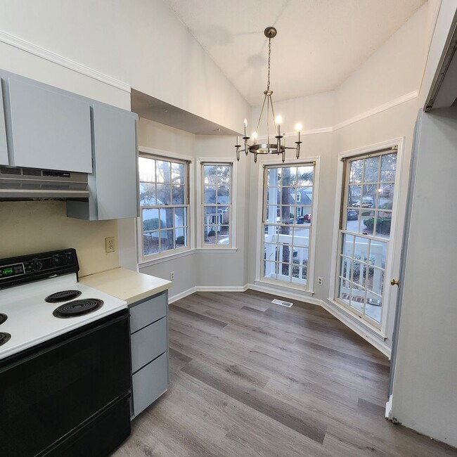 Building Photo - 3 Bedroom Townhome For Rent