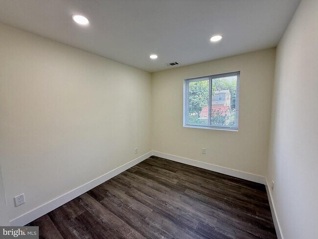 Building Photo - 8030 Ditman St