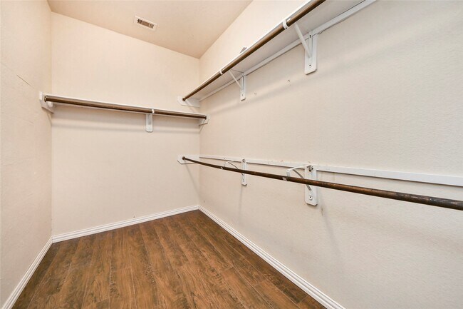 Building Photo - 2662 Magnolia Fair Way