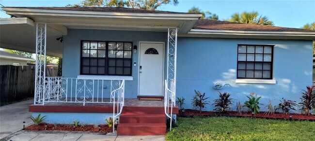 Primary Photo - 2717 W State St