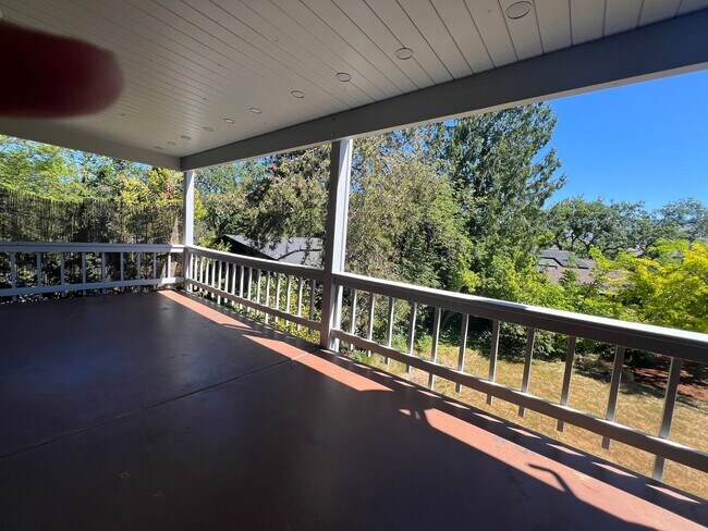 Building Photo - Serene two bedroom condo near Oak Knoll Golf Course | Available Now