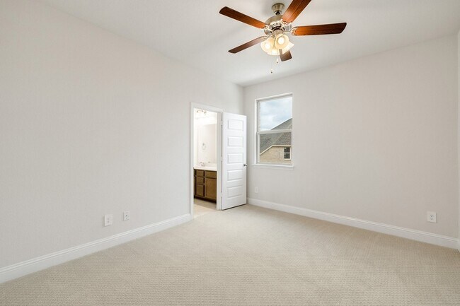 Building Photo - 310 Greystone Ct