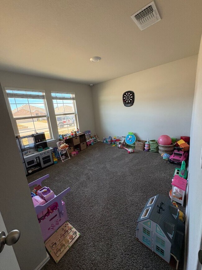 Building Photo - 4 bedrooms Home in Creekside Hills