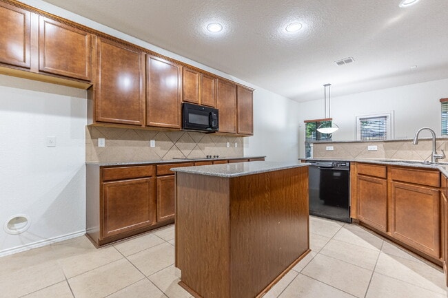 Building Photo - 7651 Mission Ledge