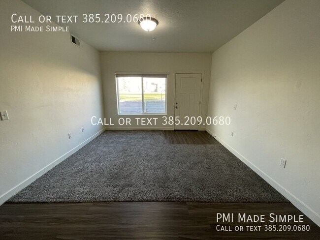 Building Photo - Move In Special! $300 First Months Rent!