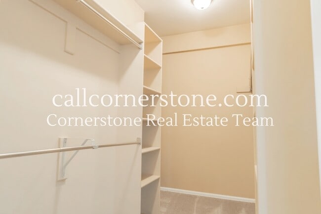 Building Photo - 2081 Sussex Ln