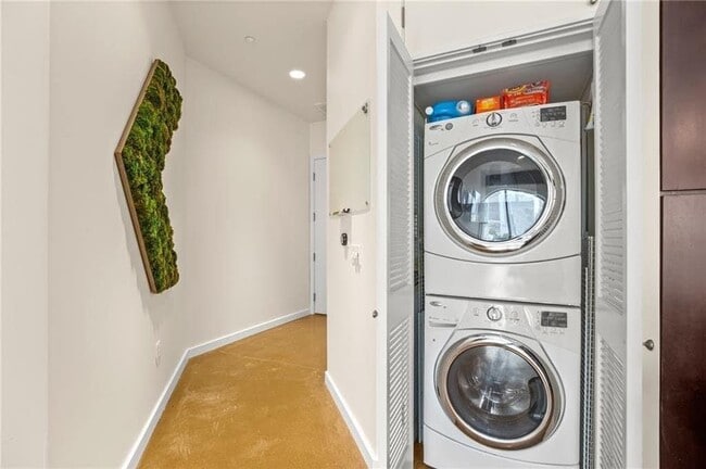 Building Photo - 507 Sabine St