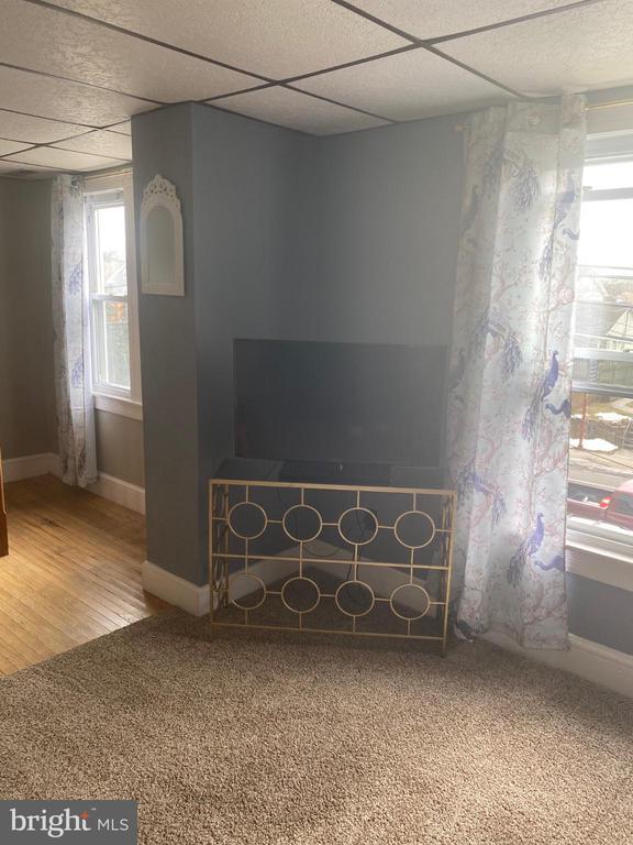 Building Photo - 204 W Main St