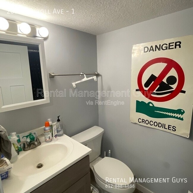 Building Photo - 2057 Carroll Ave