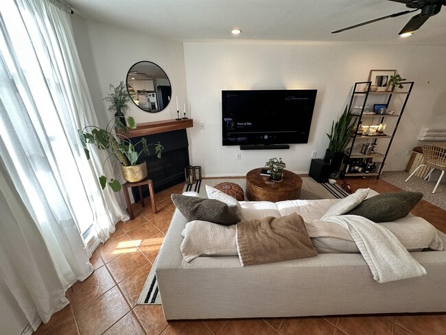 Building Photo - 1467 Everton Pl