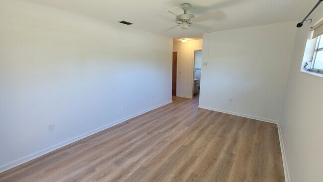 Building Photo - Beautiful Corner Lot Rental-Large 4 Bedroo...