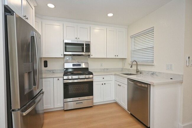 Building Photo - Stunning Brand-New 2BR/2BA Private ADU – Union City