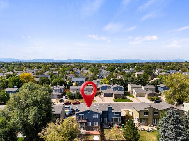Building Photo - Clean, Bright 3 Bedroom with large yard an...