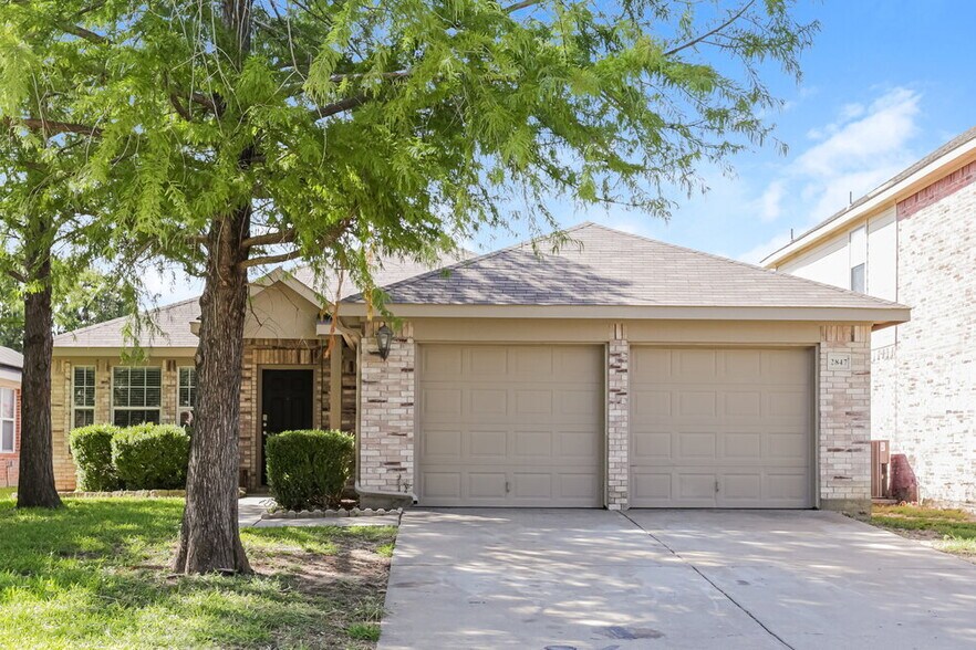 Primary Photo - 2847 Park Pl Dr