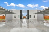 Building Photo - 1001 W Sunset Valley St