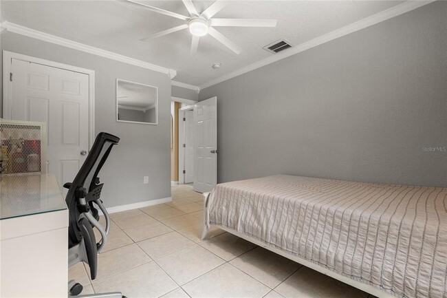 Building Photo - 1735 4th Ave E