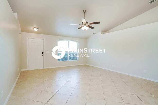 Building Photo - 725 Kari Cir