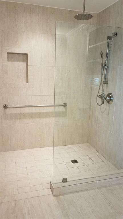 Building Photo - 2125 Island View