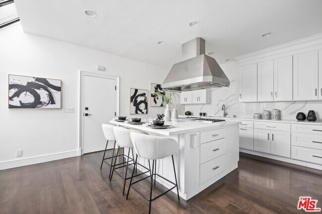 Building Photo - 2241 Canyonback Rd