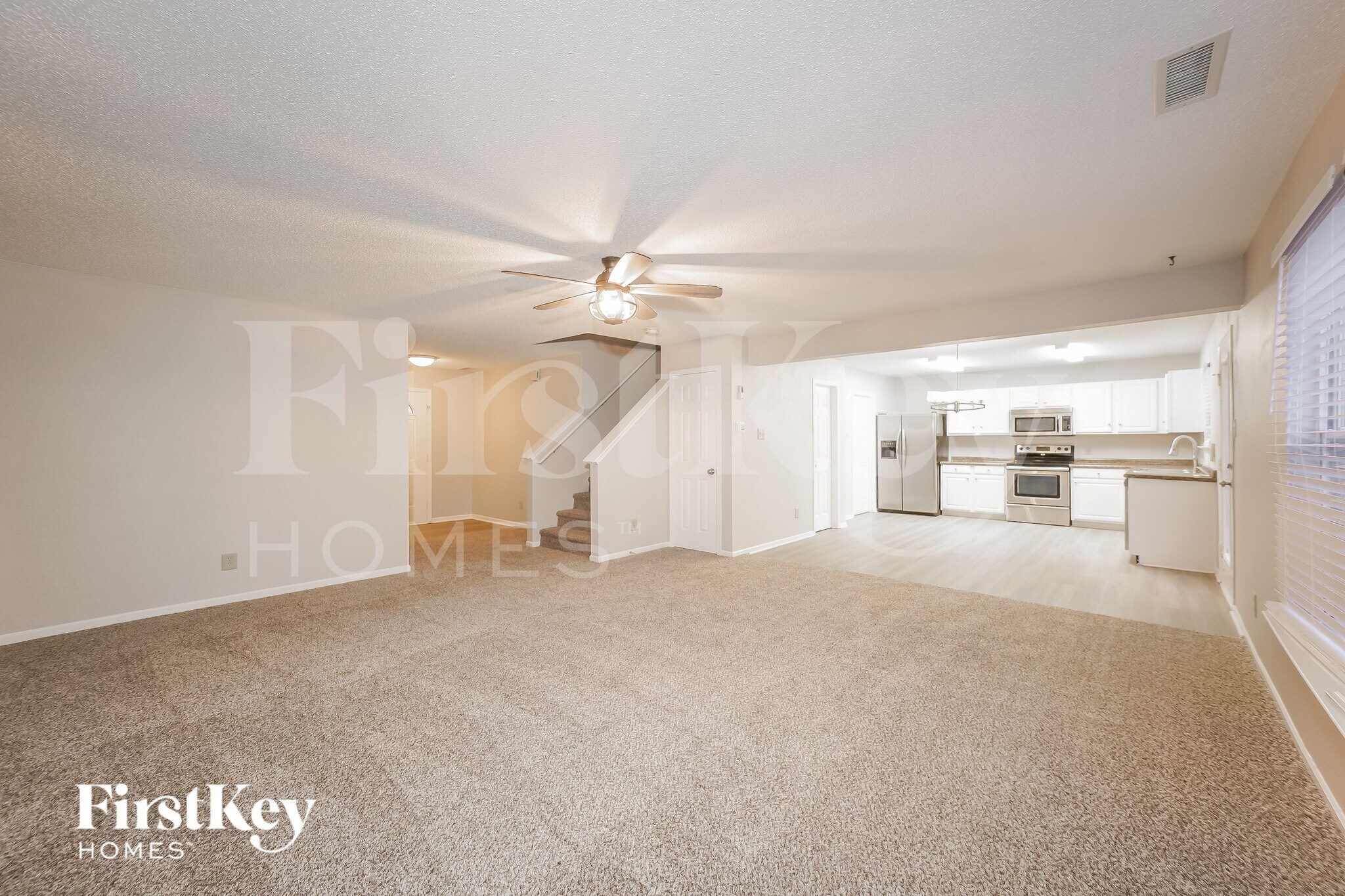 Building Photo - 10814 Albertson Dr